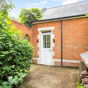  Apartment The Annexe - Beautiful Apartment With Garden Close To Heathrow And Windsor United Kingdom