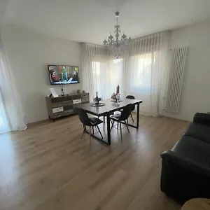  Apartment Ca' Uccelli-stupendo 5 Min Da Venezia Italy